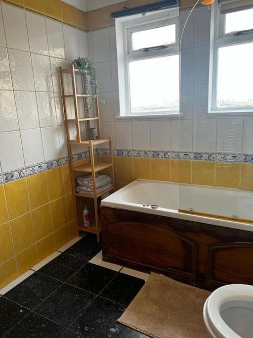 Quirky Studio Flat Selfcontained Londres Exterior foto